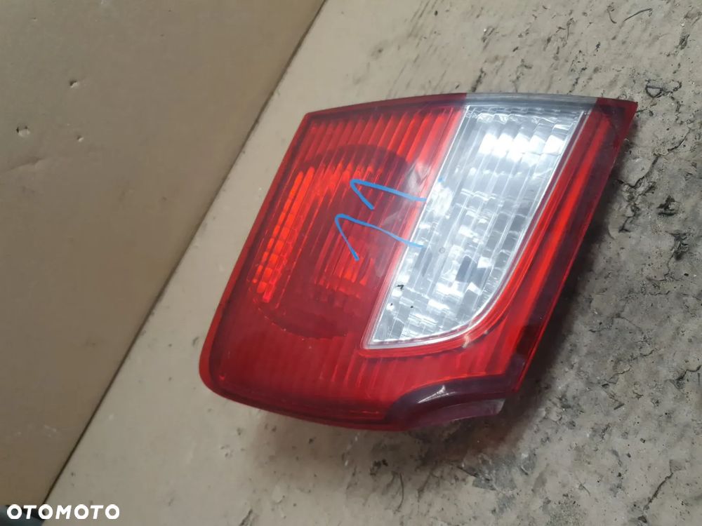 MAZDA 626 V GF LAMPA LEWA TYŁ W KLAPĘ 132-61922 - 4
