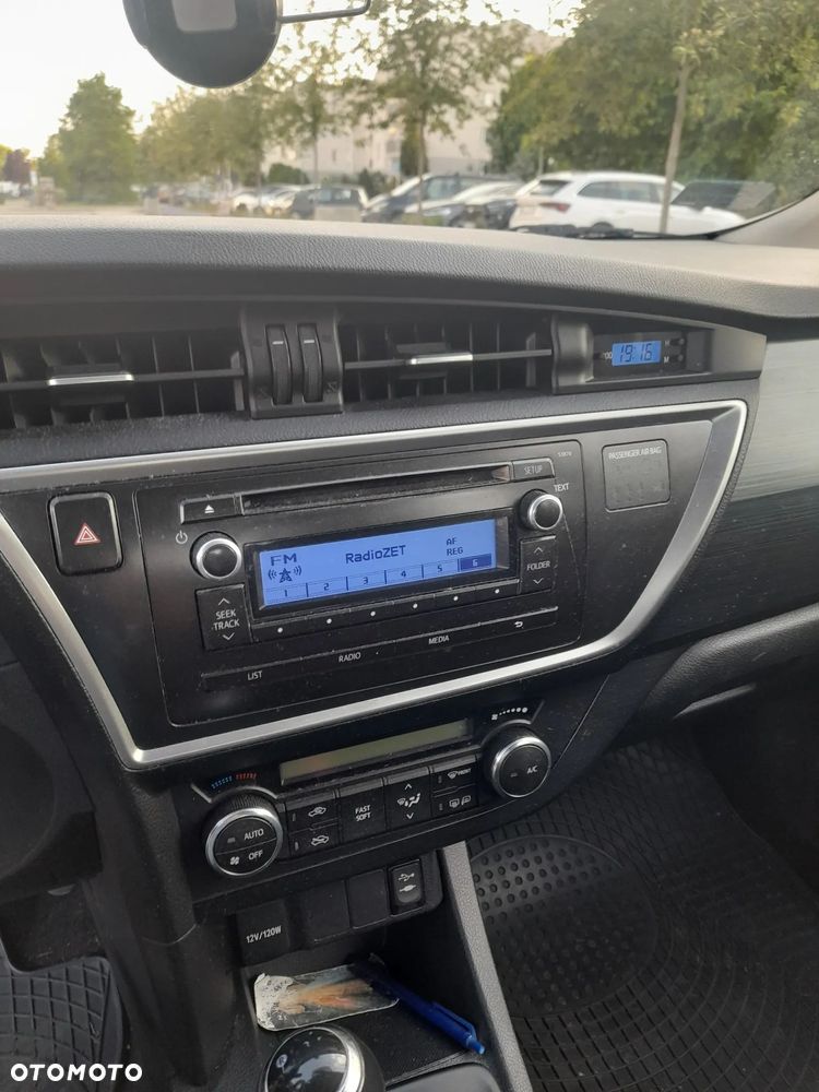 Toyota Auris - 10