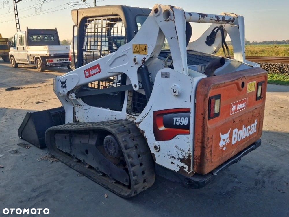 Bobcat T590 - 3
