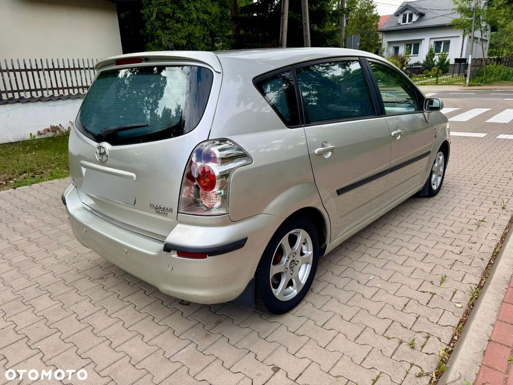 Toyota Corolla Verso 2.0 D-4D Executive - 11
