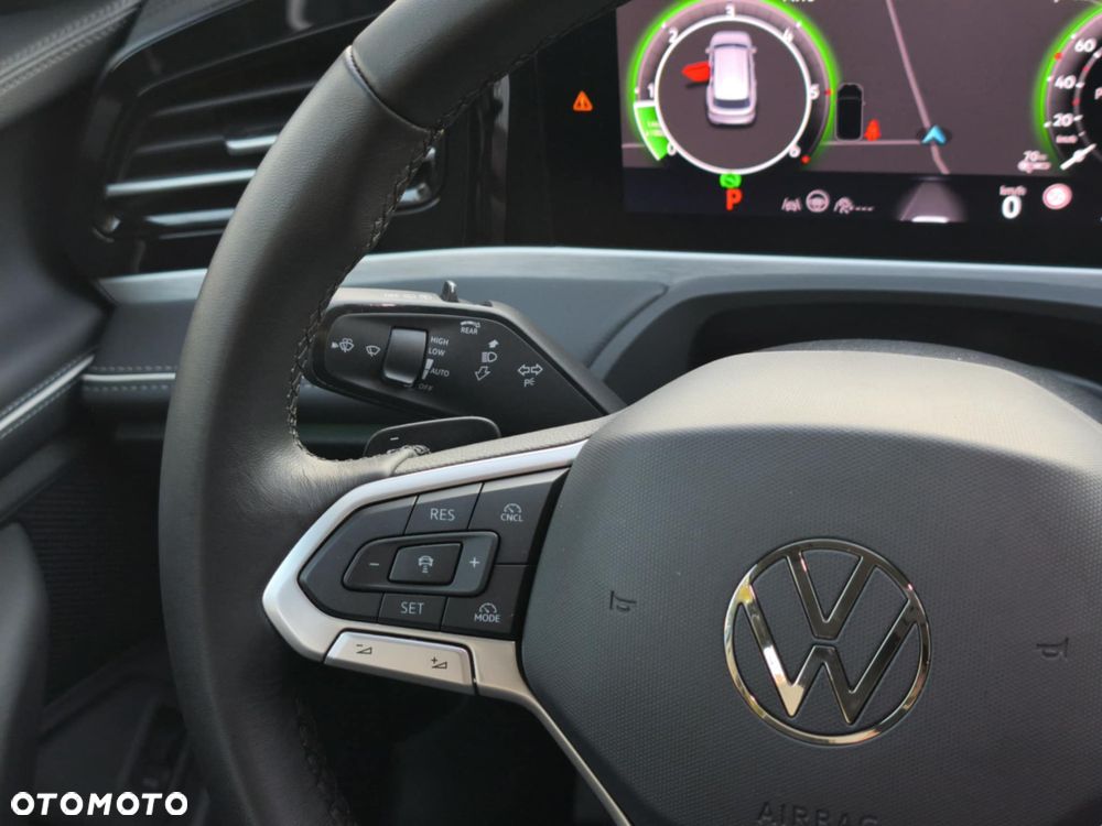 Volkswagen Passat 2.0 TDI SCR DSG Elegance - 25