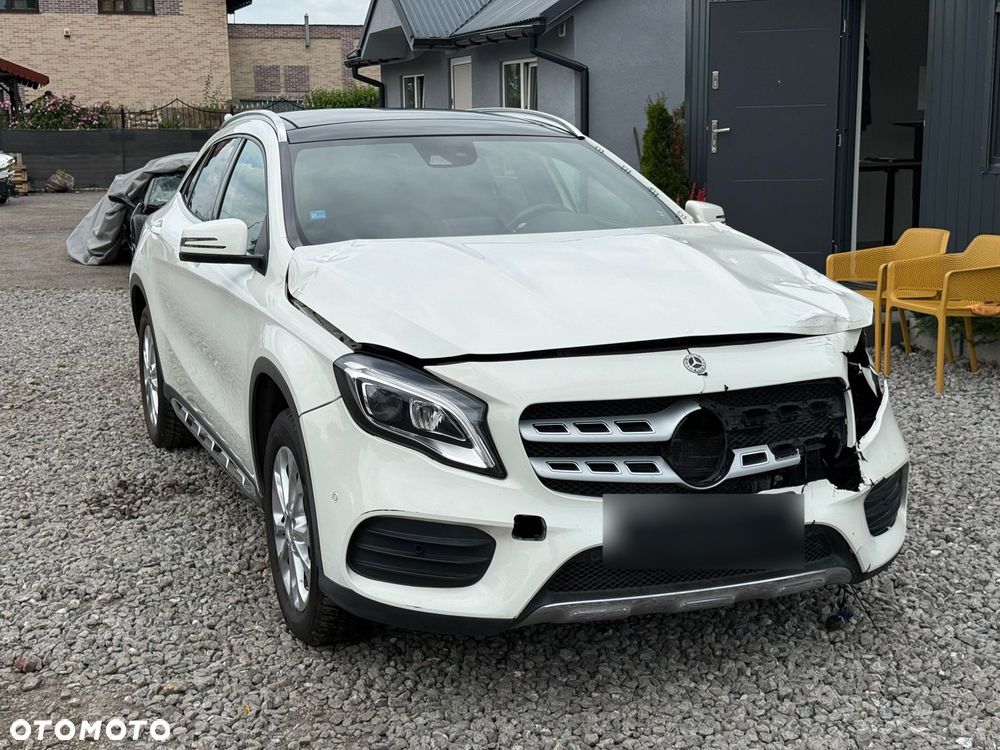 Mercedes-Benz GLA 250 7G-DCT AMG Line - 4