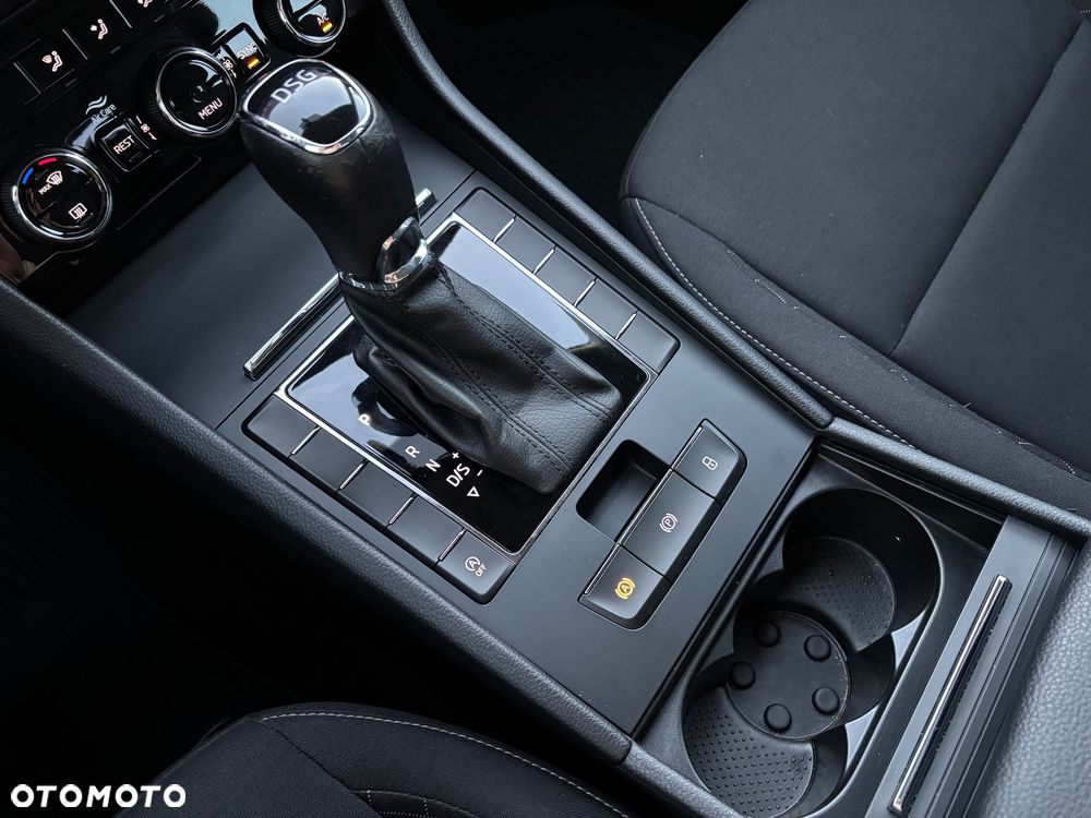 Skoda Superb 1.5 TSI Ambition DSG - 32