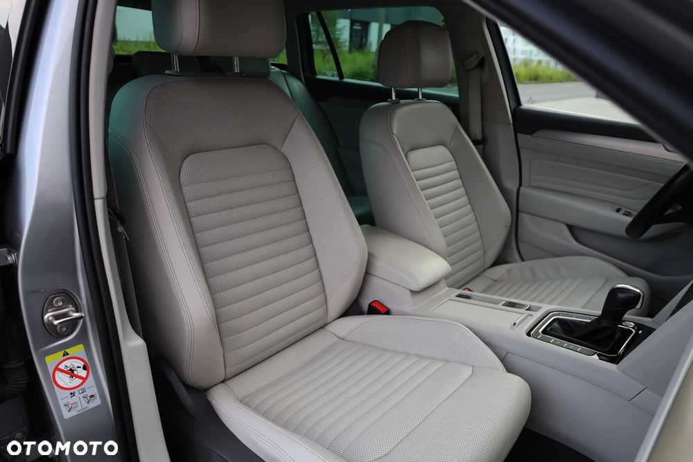 Volkswagen Passat 2.0 TSI 4Mot Elegance DSG - 30