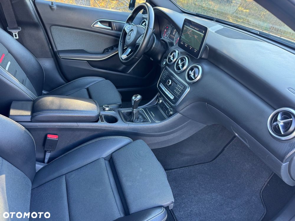 Mercedes-Benz Klasa A 180 BlueEFFICIENCY Edition Style - 16