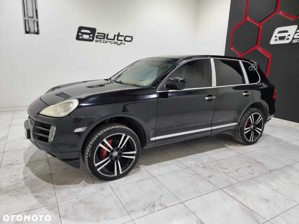Porsche Cayenne - 1