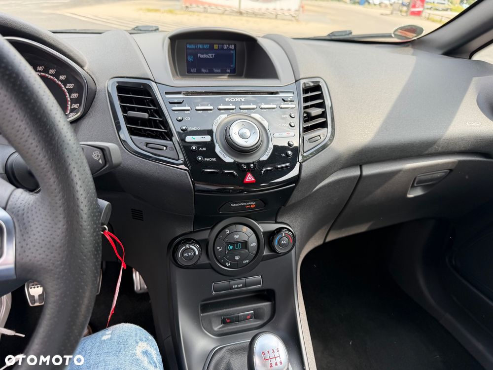 Ford Fiesta 1.6 EcoBoost ST - 16