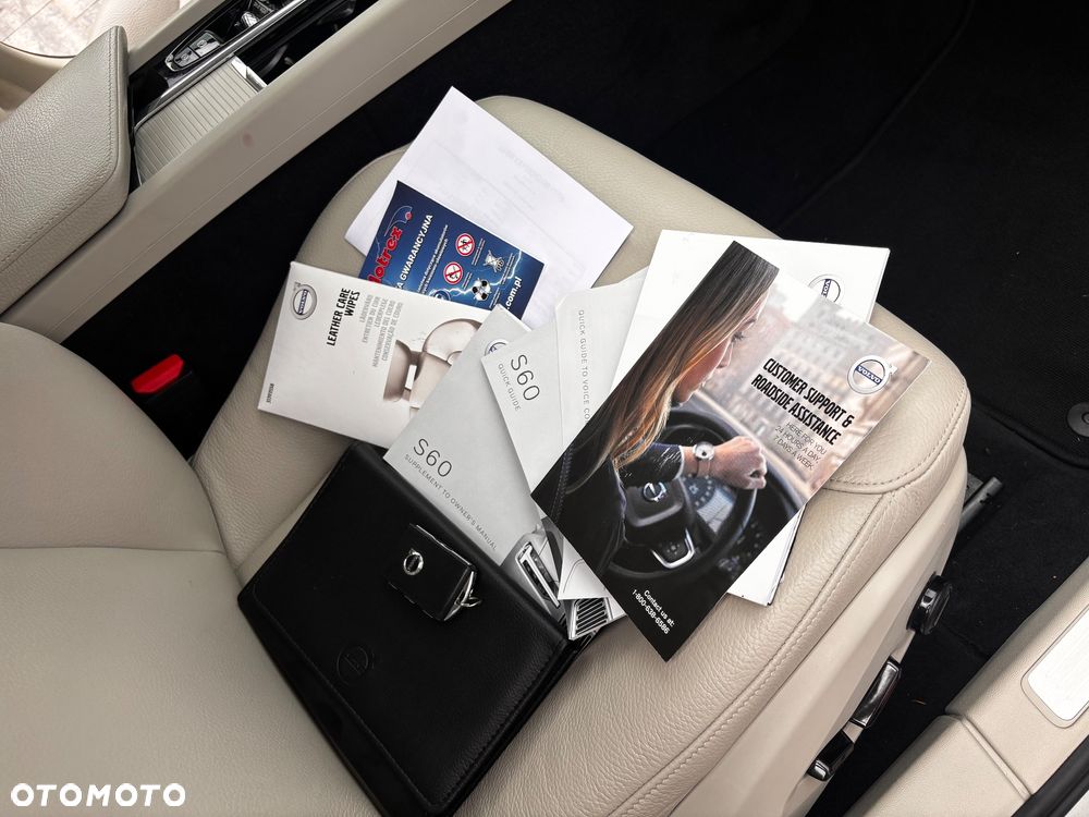 Volvo S60 T6 AWD Momentum Pro - 24