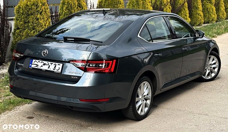 Skoda Superb 2.0 TDI SCR 4x4 Ambition DSG - 32