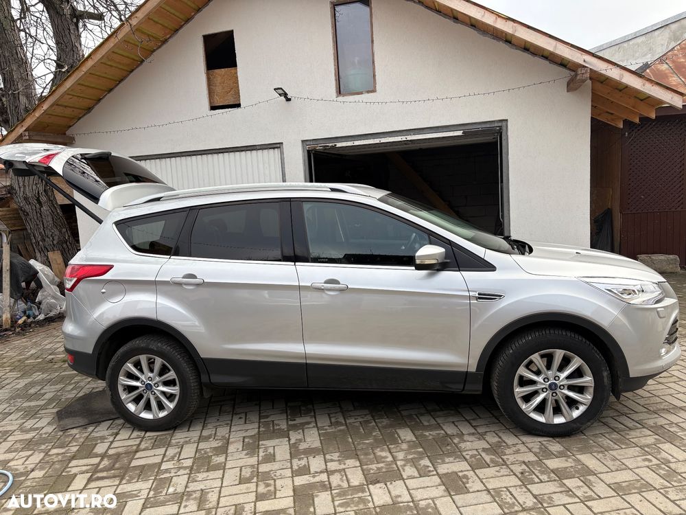 Ford Kuga 2.0 TDCi Powershift 4WD Titanium - 5