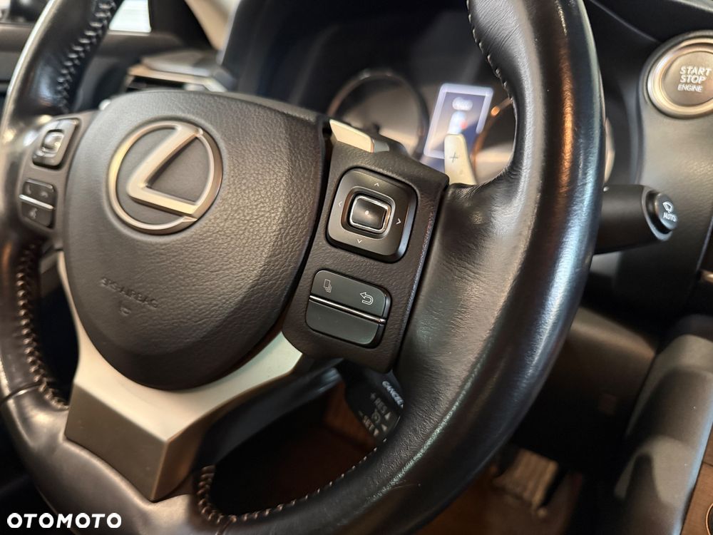 Lexus IS 200t Executive Line - 14