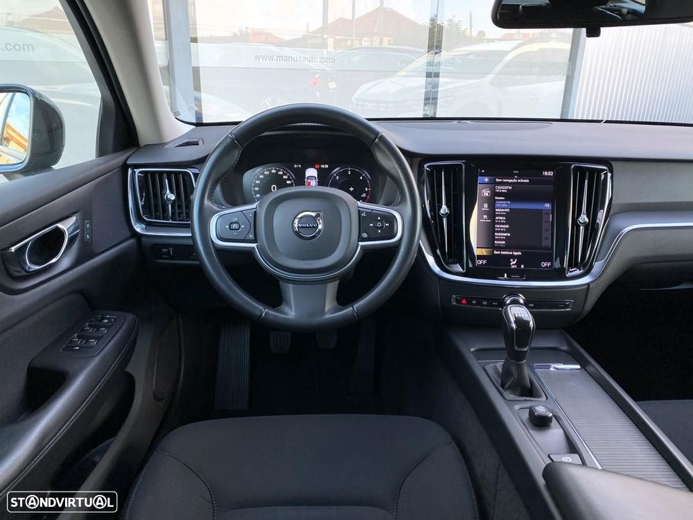 Volvo V60 2.0 D3 Momentum - 4