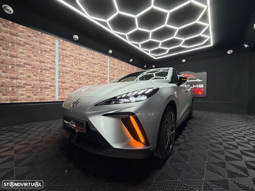 MG MG4 64 kWh Luxury - 2