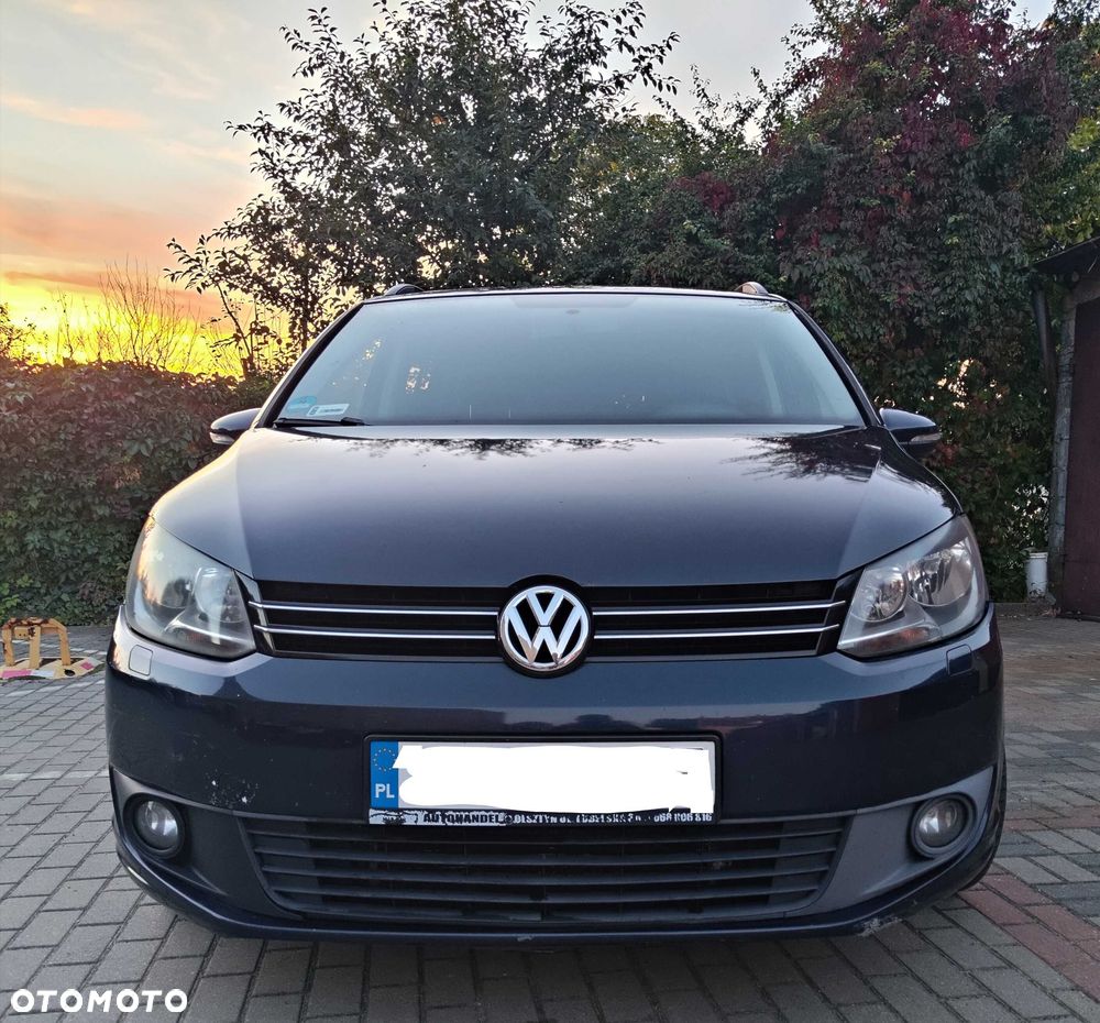 Volkswagen Touran - 1