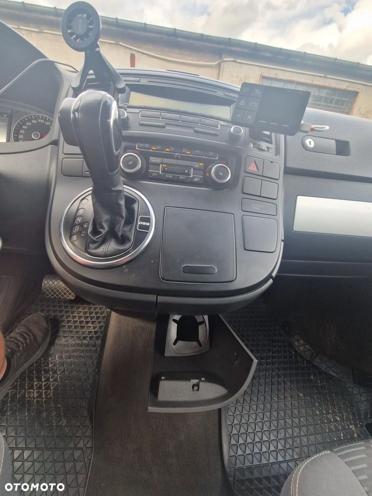 Volkswagen Multivan - 9