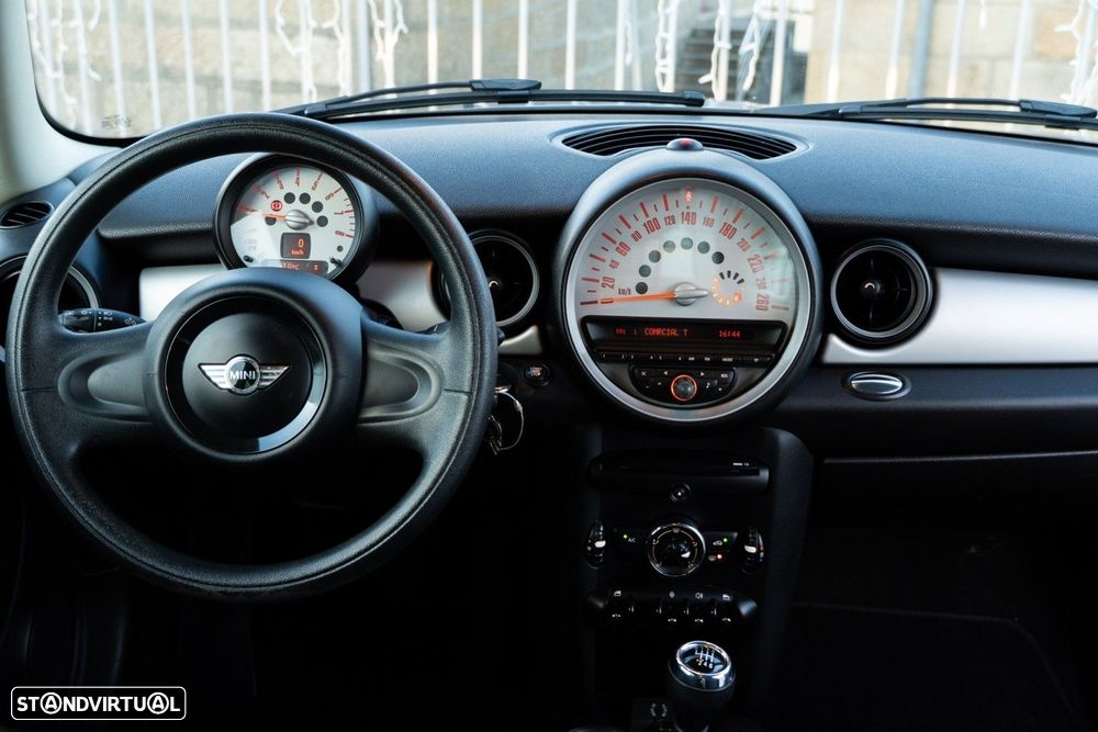 MINI 3 Portas One 1.6 - 31