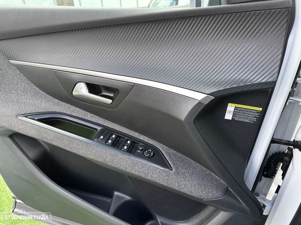 Peugeot 5008 1.2 PureTech Allure Pack - 21