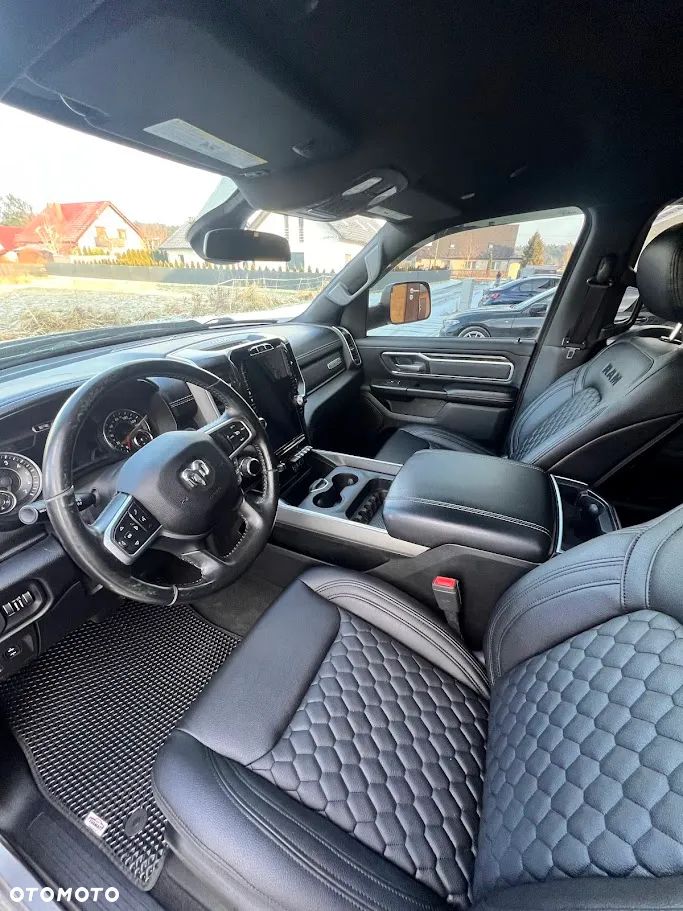 RAM 1500 Crew Cab Shortbed Bighorn - 10