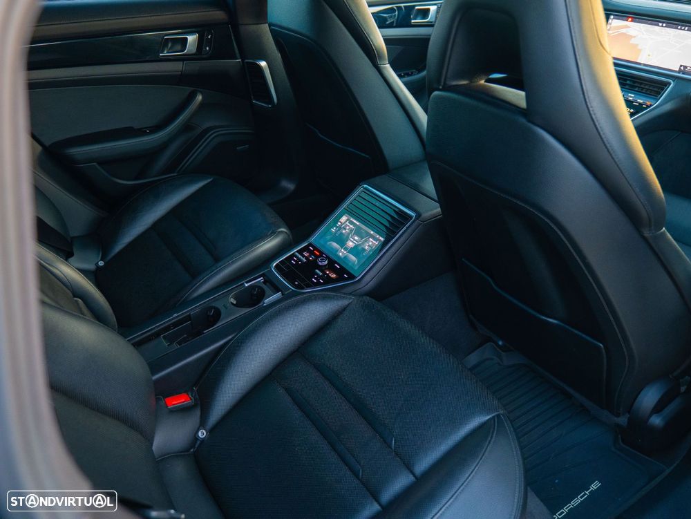 Porsche Panamera 4 Executive - 38
