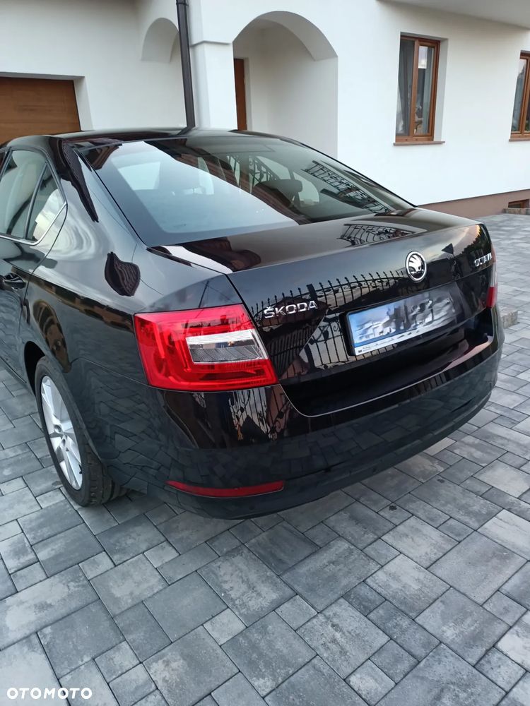 Skoda Octavia 2.0 TDI Style DSG - 4