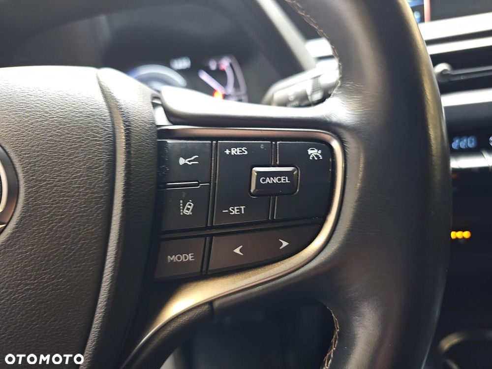 Lexus UX 250h GPF F Impression 2WD - 15