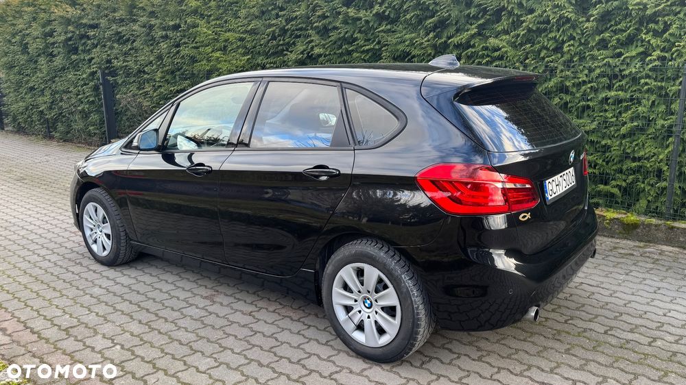 BMW Seria 2 220d - 4