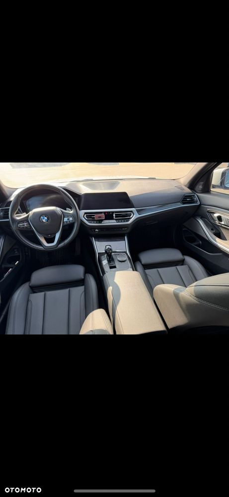 BMW Seria 3 330i Sport Line sport - 34