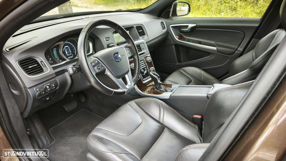 Volvo V60 Cross Country 2.0 D3 Summum Geartronic - 34