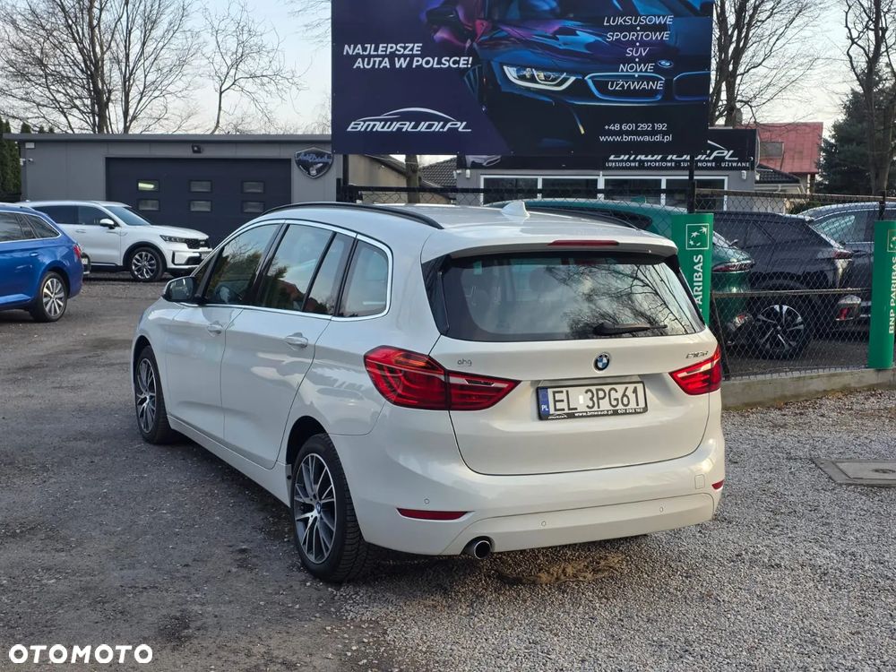 BMW Seria 2 218d - 10
