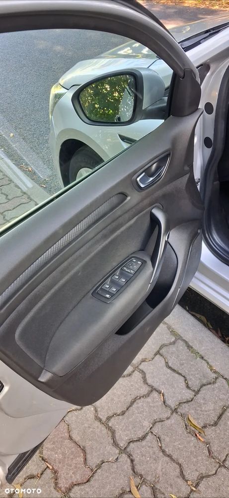 Renault Megane 1.5 Blue dCi Zen - 12
