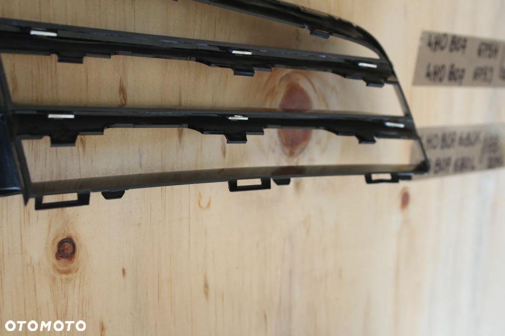 KRATKA ZDERZAKA LEWA AUDI A8 D4 4M0807679H 2014 - 10