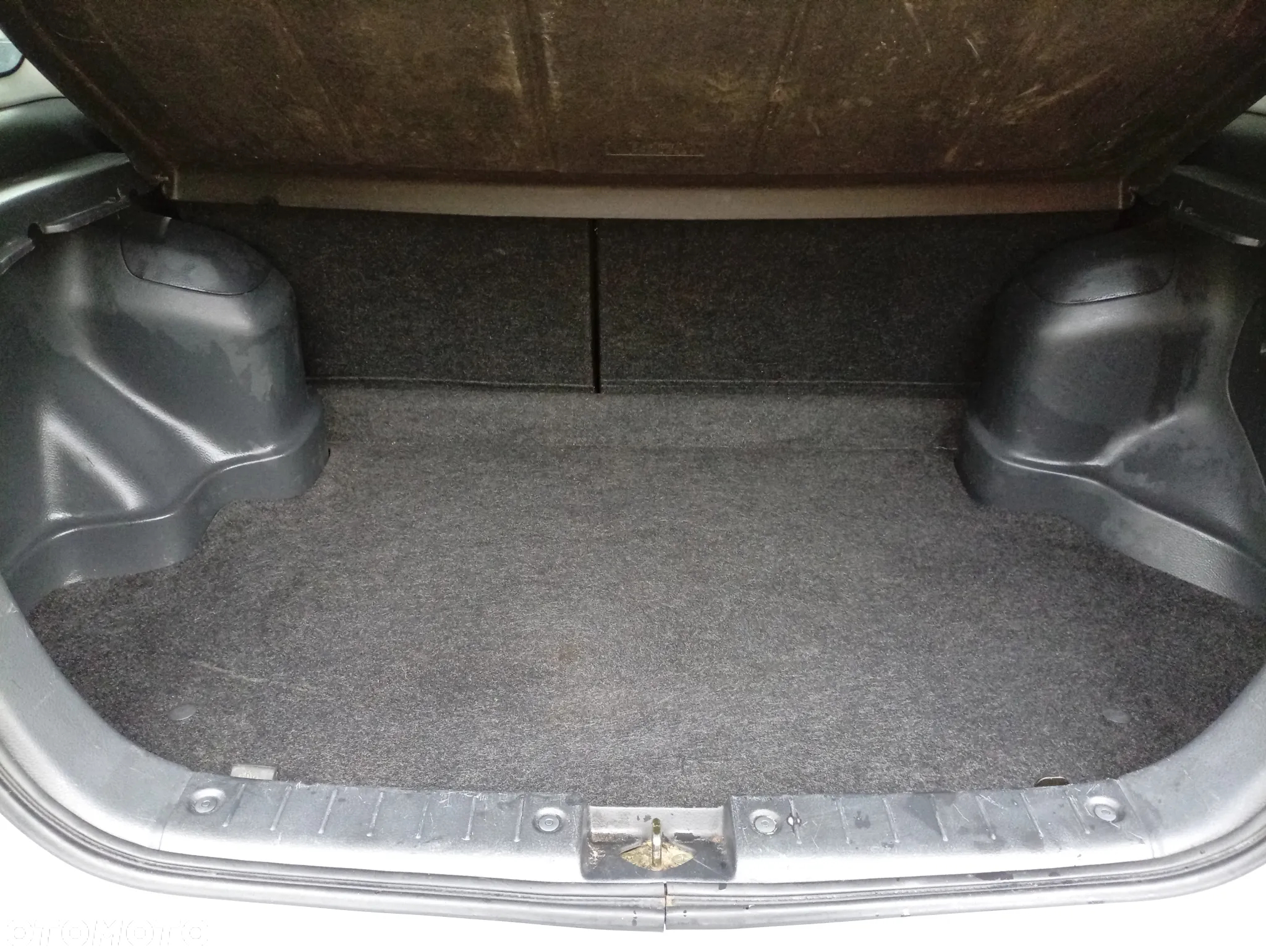 Suzuki Liana 1.6 Snow White - 12