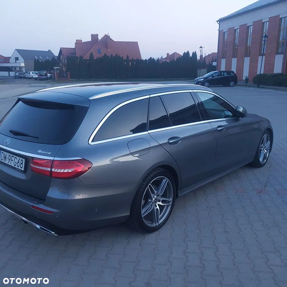 Mercedes-Benz Klasa E 220 d 4-Matic 9G-TRONIC - 4