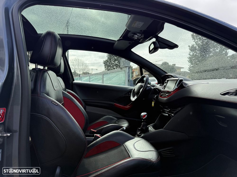 Peugeot 208 GTI 200 THP - 40