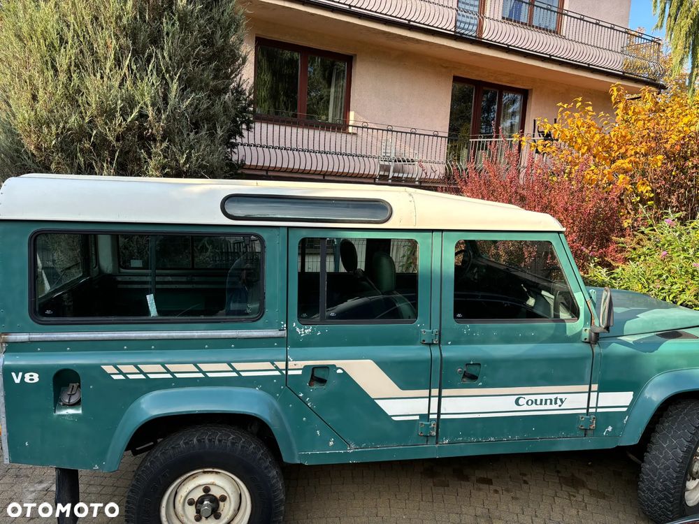 Land Rover Defender - 1