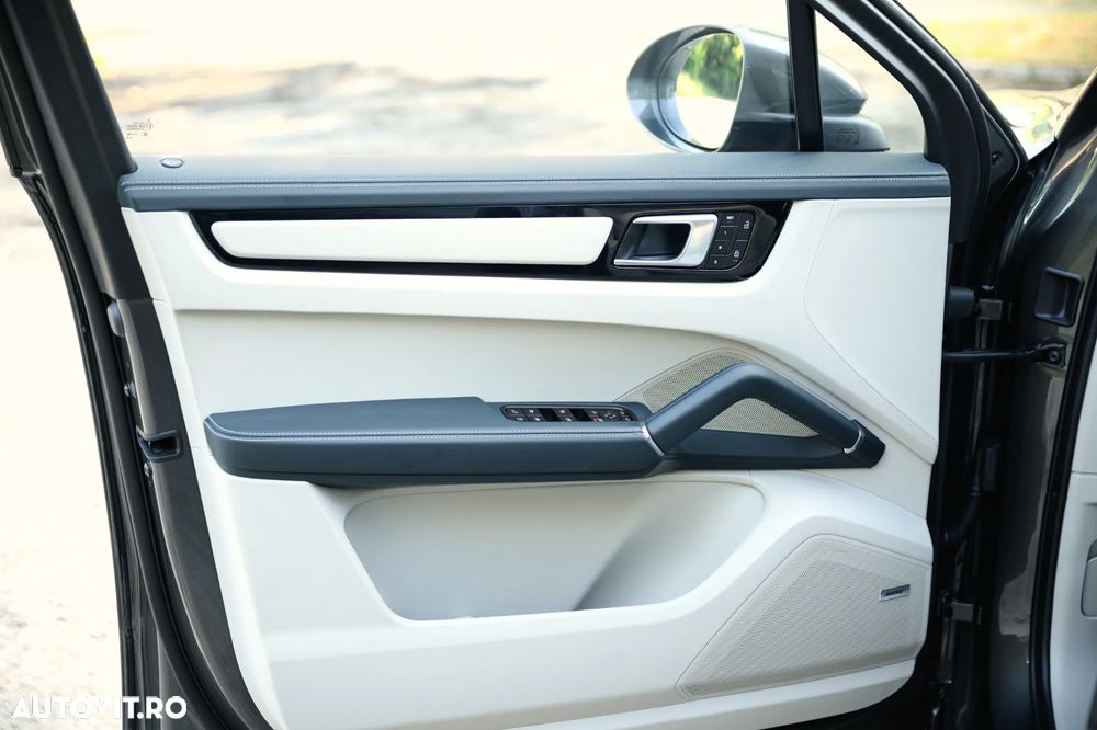 Porsche Cayenne E-Hybrid Tiptronic S - 17