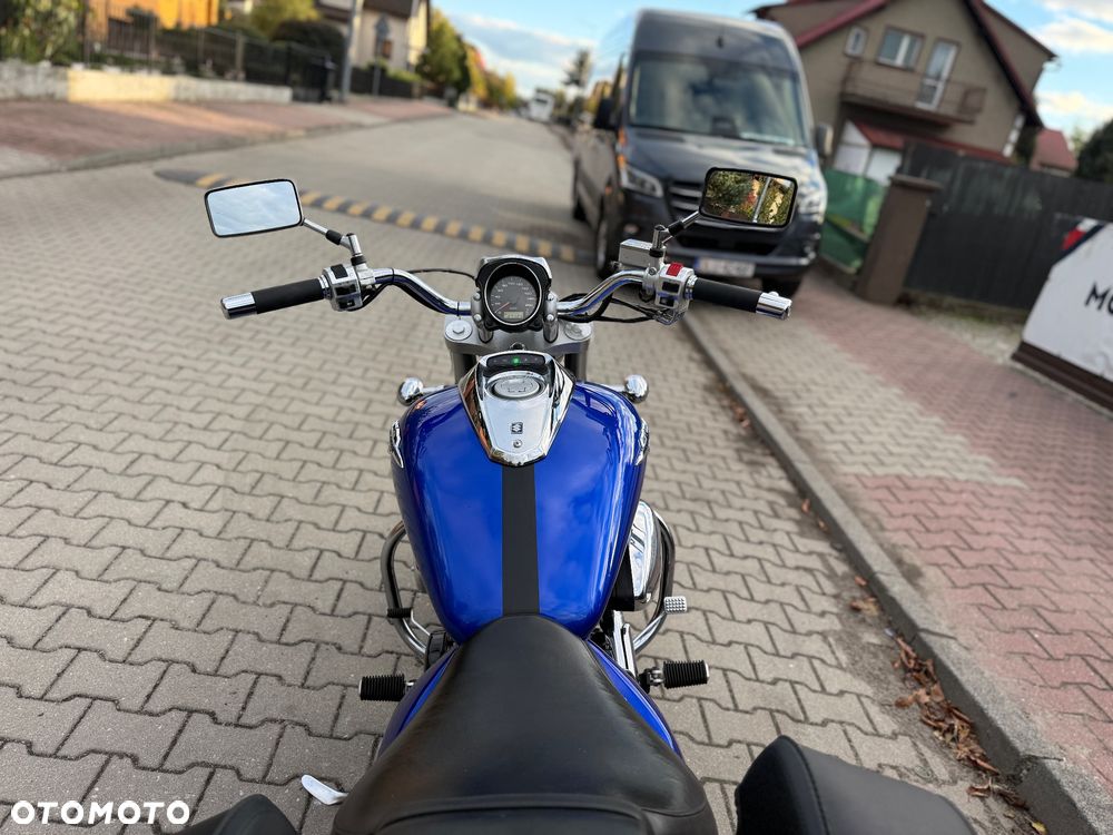 Suzuki Intruder - 16
