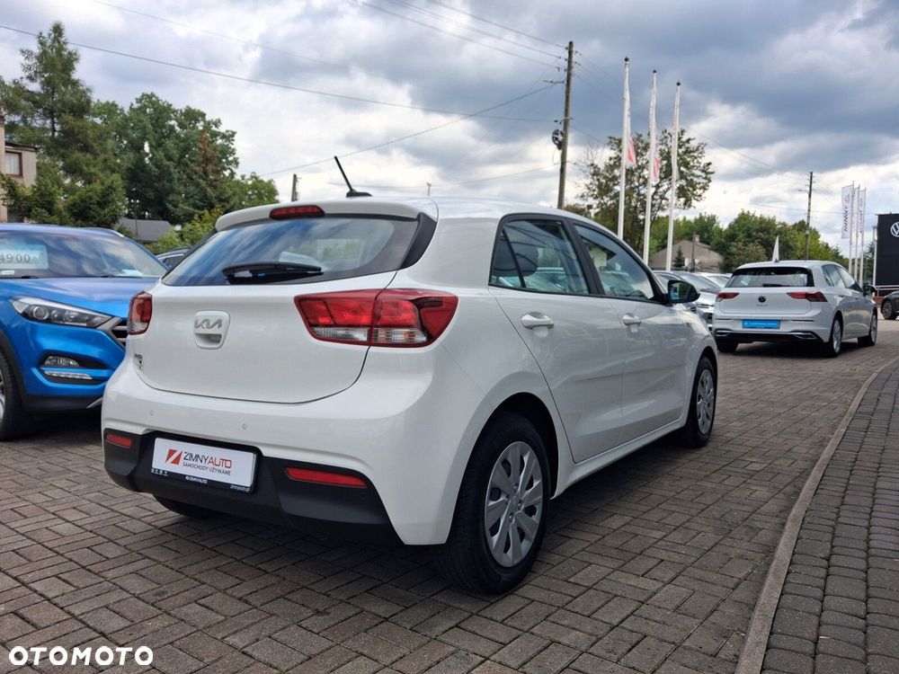 Kia Rio - 28