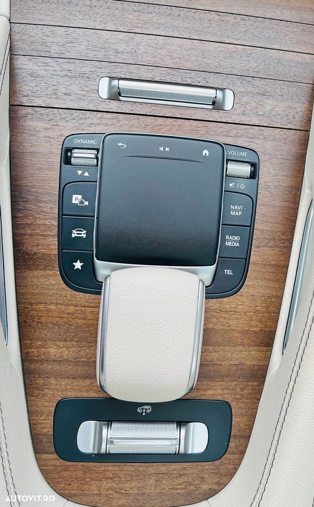 Mercedes-Benz GLS - 22