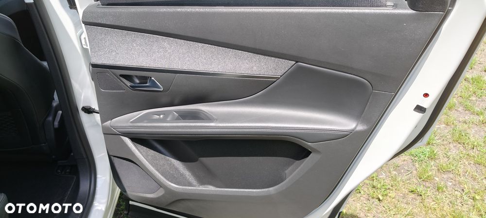 Peugeot 5008 BlueHDi 130 EAT8 Allure - 24