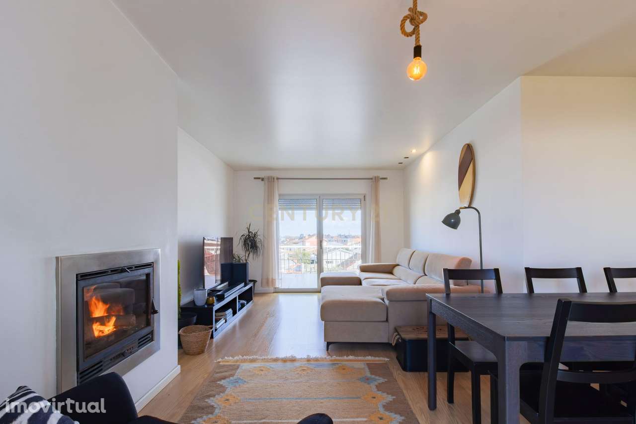 Apartamento T2 com Terraço e Garagem Fechada - Grande imagem: 2/36