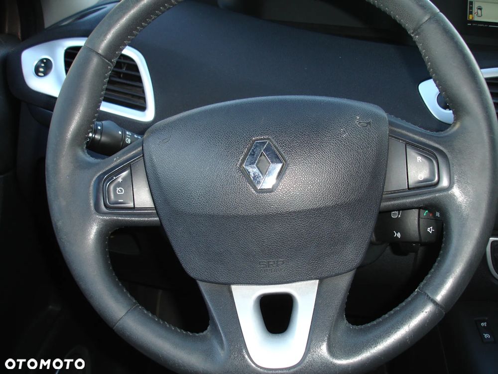 Renault Grand Scenic - 21