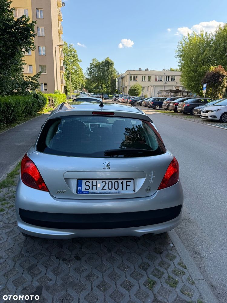 Peugeot 207 1.4 16V Trendy - 3