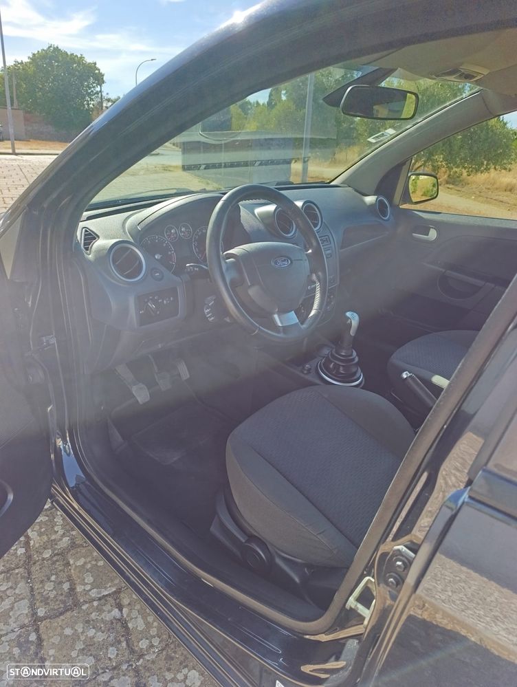 Ford Fiesta 1.25 Zetec - 11