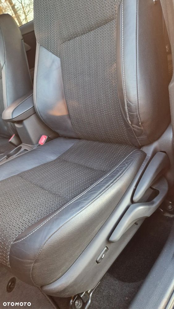 Toyota Auris 1.8 HSD Luna - 14