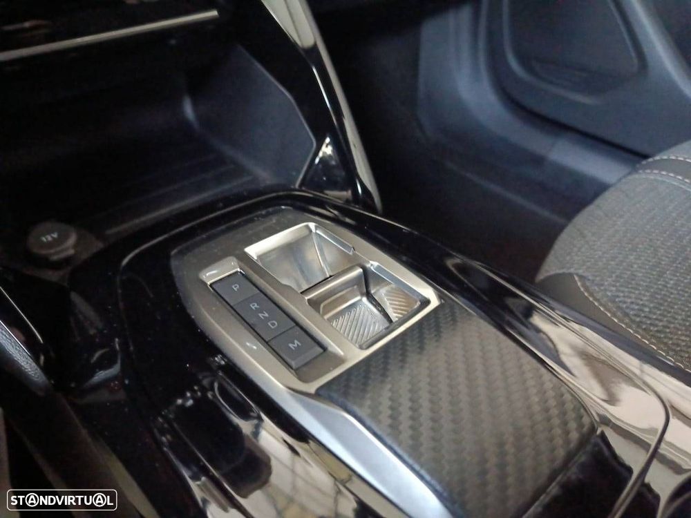 Peugeot 2008 1.2 Hybrid Allure e-DCS6 - 20