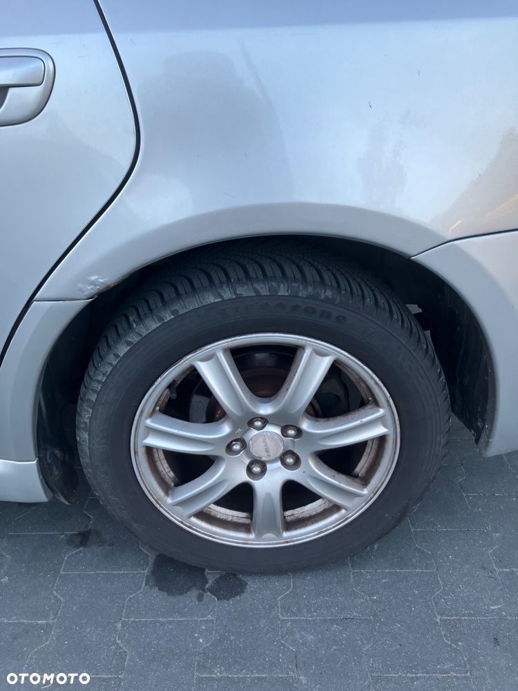 Subaru Legacy 2.0i MT - 18