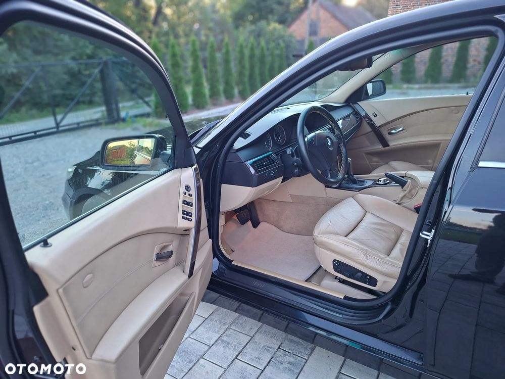 BMW Seria 5 525d - 8