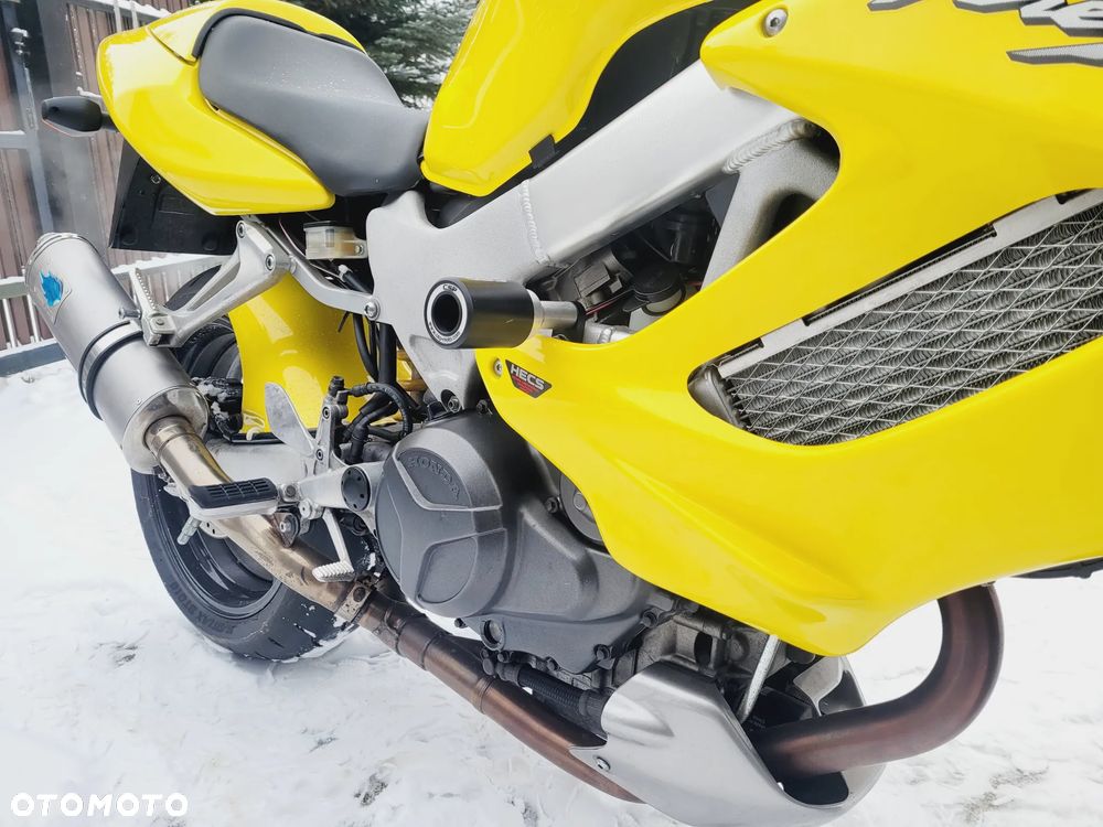 Honda VTR - 22