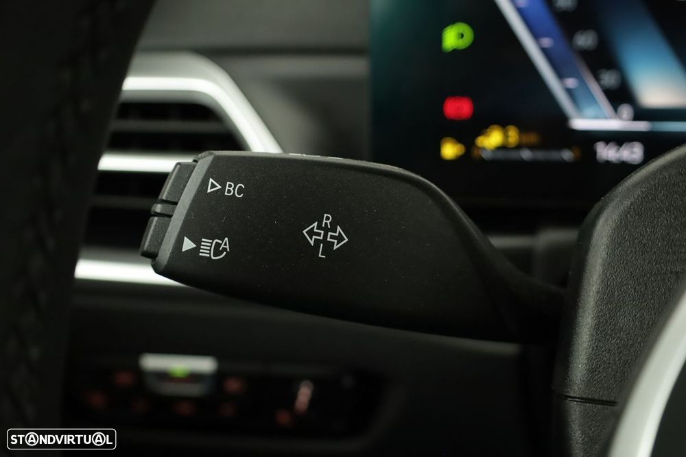 BMW 330 e Edição Desportiva M Auto - 17